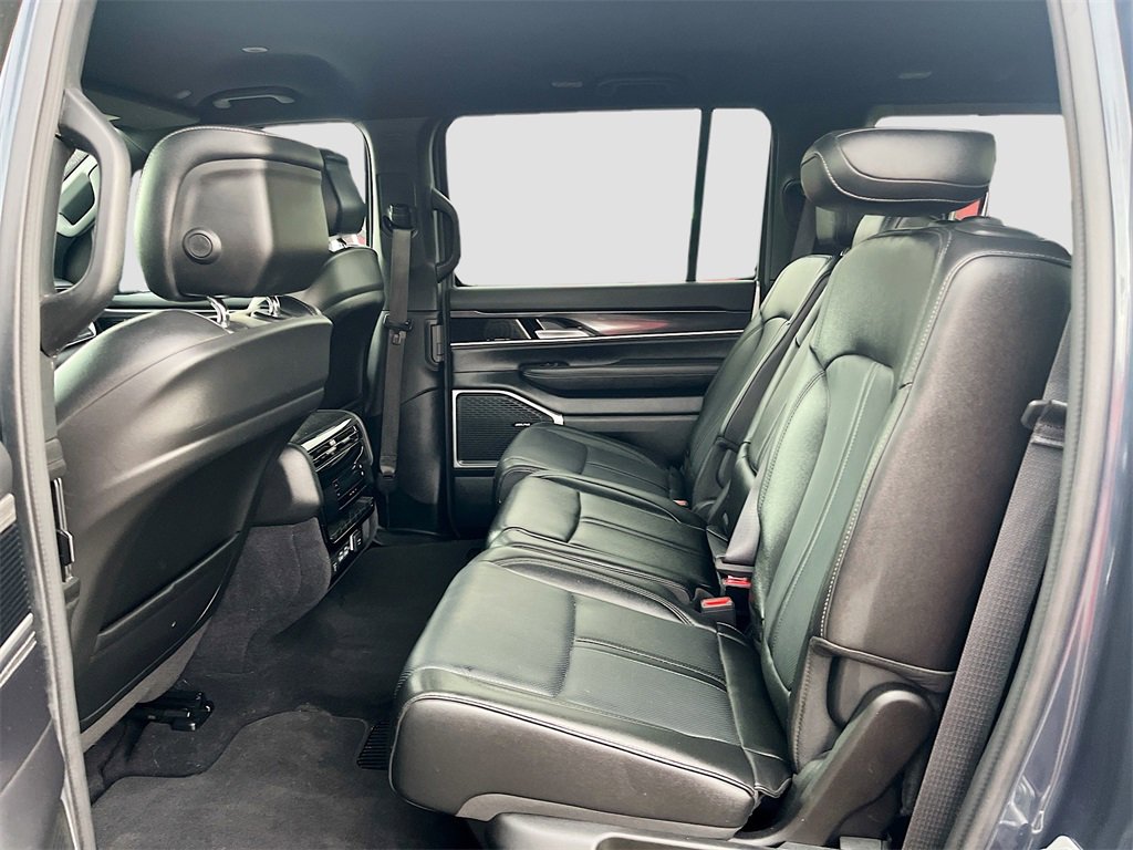 Used 2024 Jeep Wagoneer 4WD image 25
