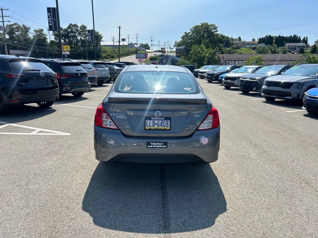 Used 2018 Nissan Versa SV FWD image 5