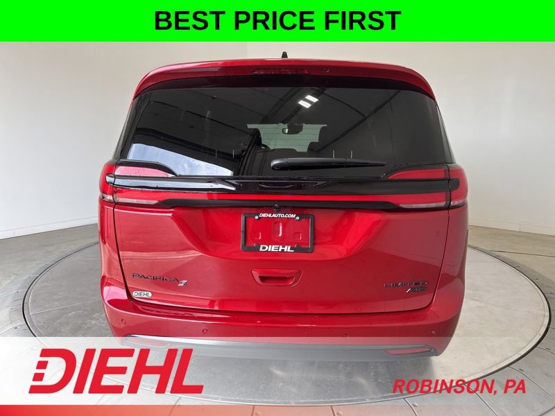 New 2027 Chrysler Pacifica Limited w/ Family Tech Group AWD/4WD image 6