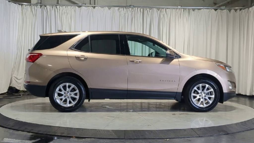 Used 2019 Chevrolet Equinox LT FWD image 11