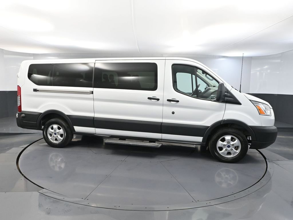 Used 2017 Ford Transit 350 XLT image 4