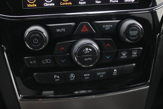 Used 2022 Jeep Grand Cherokee Laredo X image 9