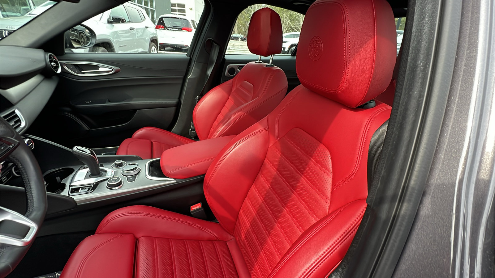 Used 2024 Alfa Romeo Giulia Veloce image 17