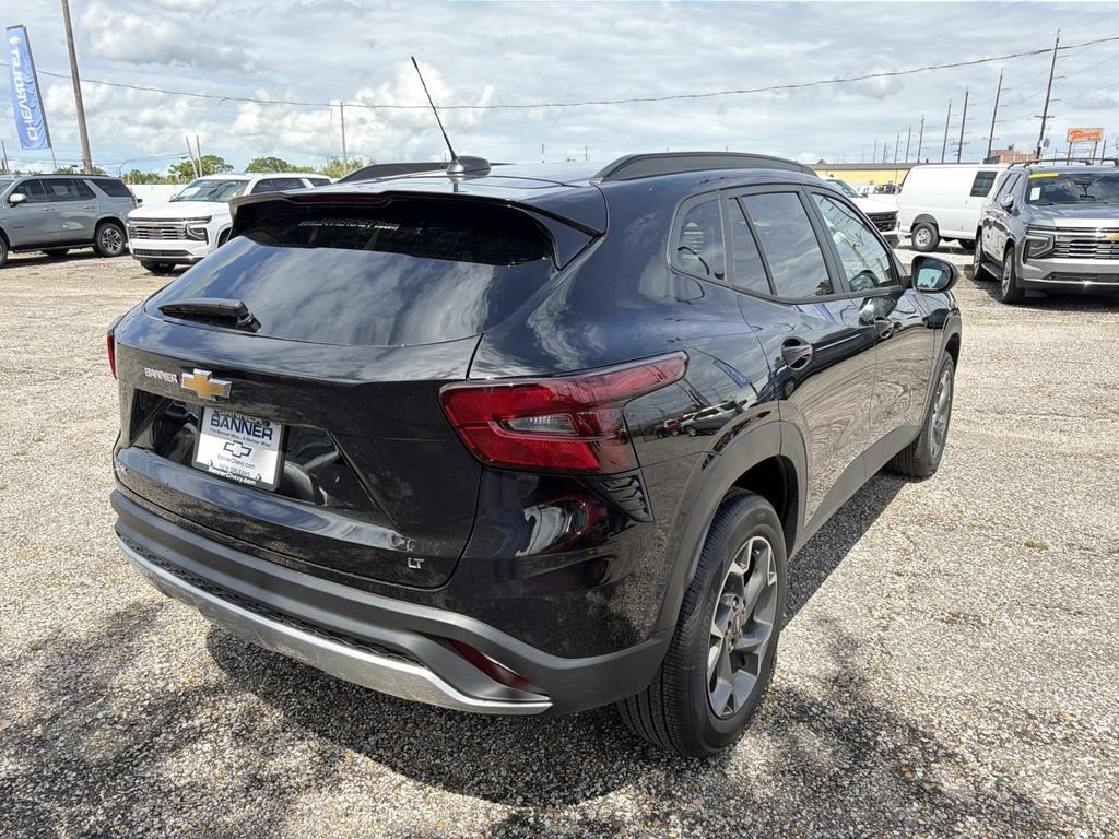 New 2026 Chevrolet Trax LT w/ LT Convenience Package FWD image 8