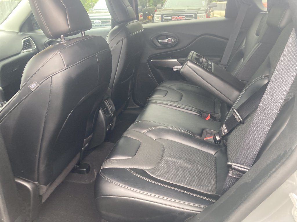 Used 2022 Jeep Cherokee Latitude Lux AWD/4WD image 32