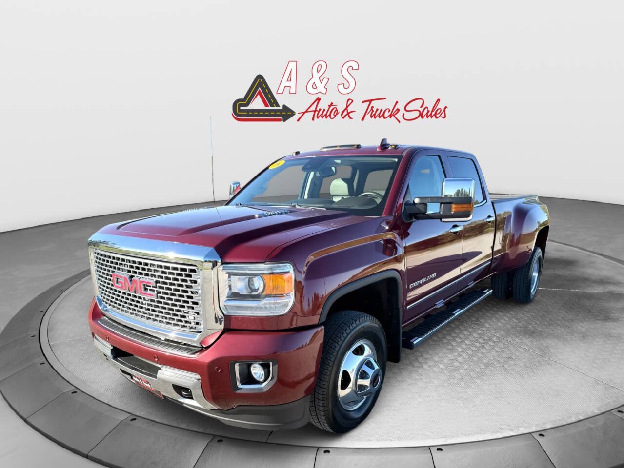 Used 2015 GMC Sierra 3500 Denali w/ Duramax Plus Package AWD/4WD image 3