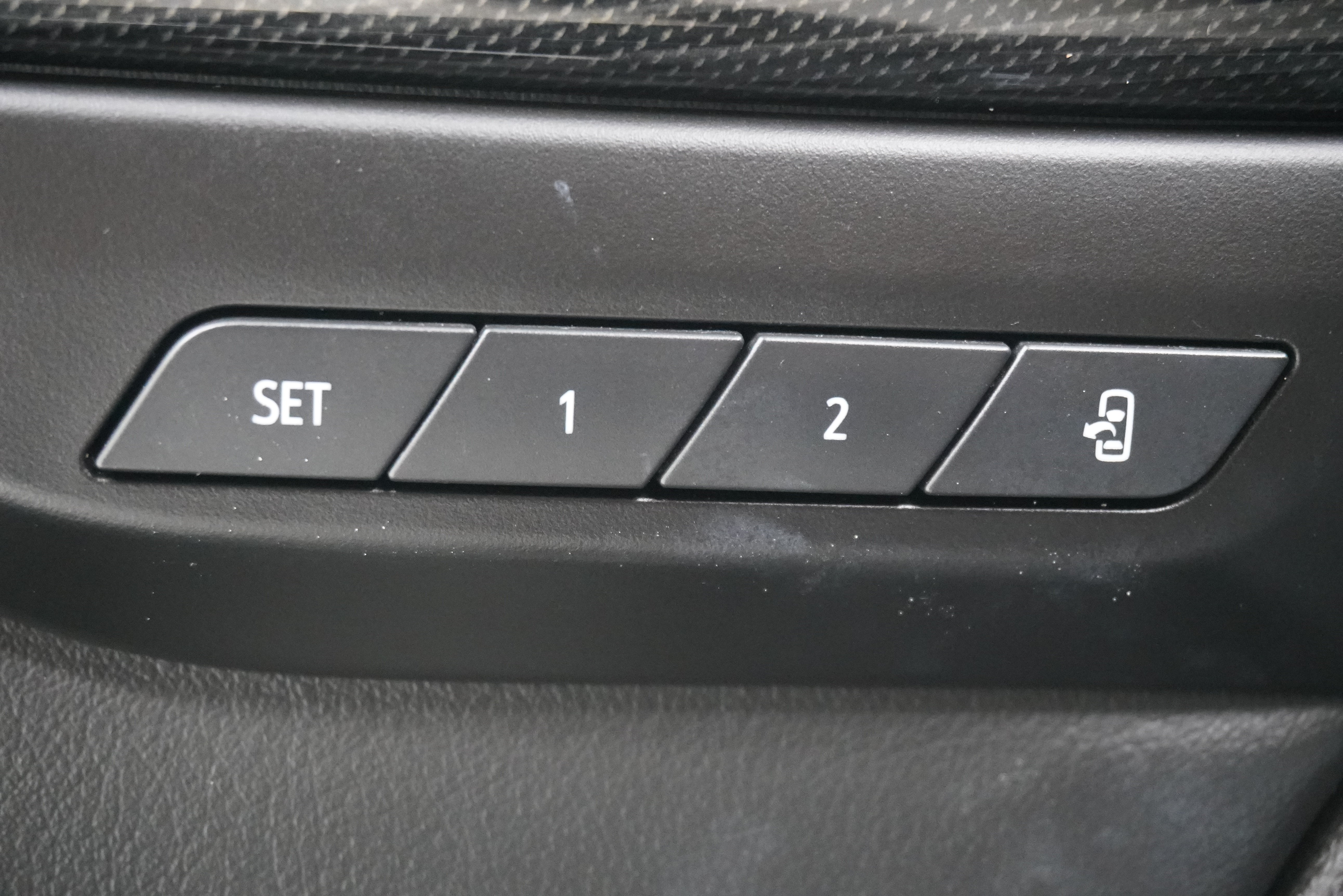 Used 2021 Buick Envision Essence w/ Sport Touring Package FWD image 16
