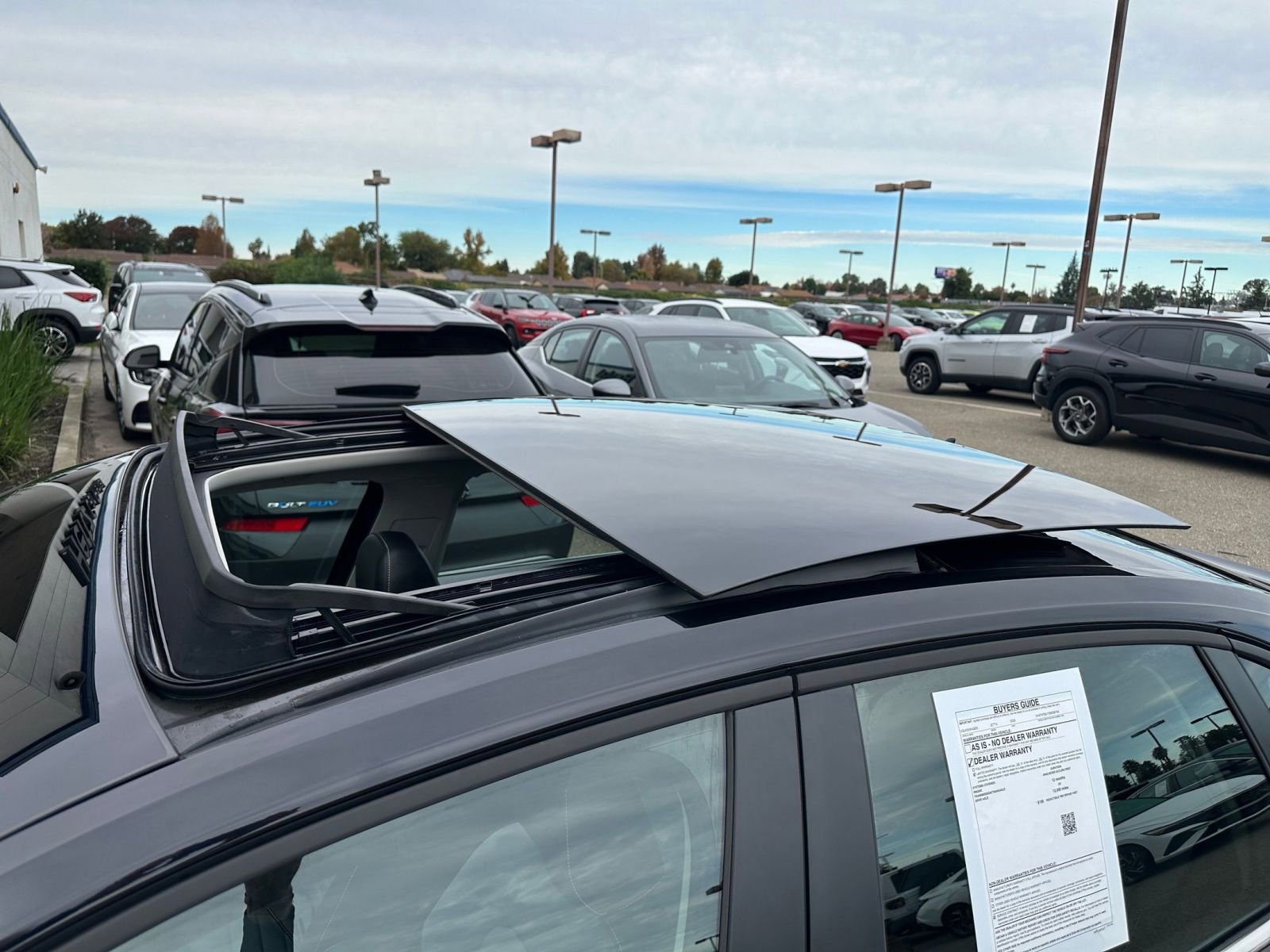 Used 2025 Volkswagen Jetta SE image 30