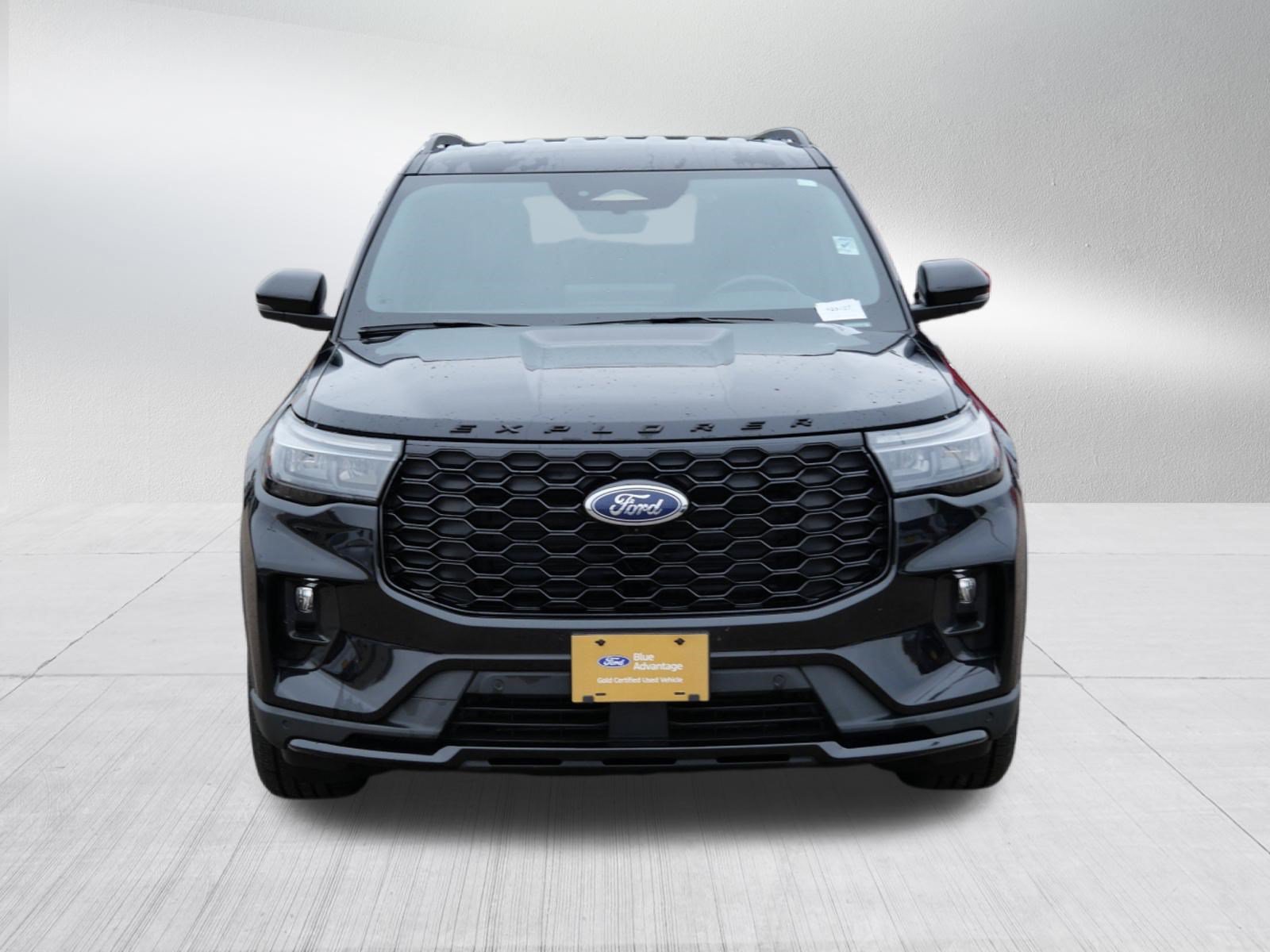 Used 2025 Ford Explorer ST-Line AWD/4WD image 2