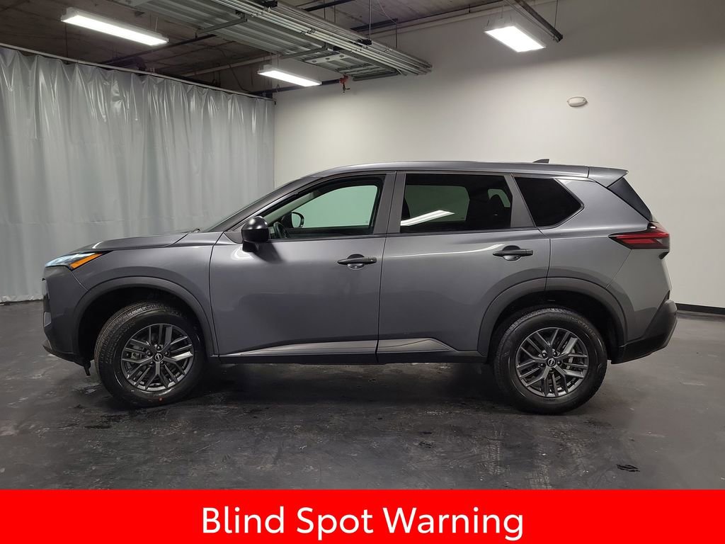 Used 2023 Nissan Rogue S image 5