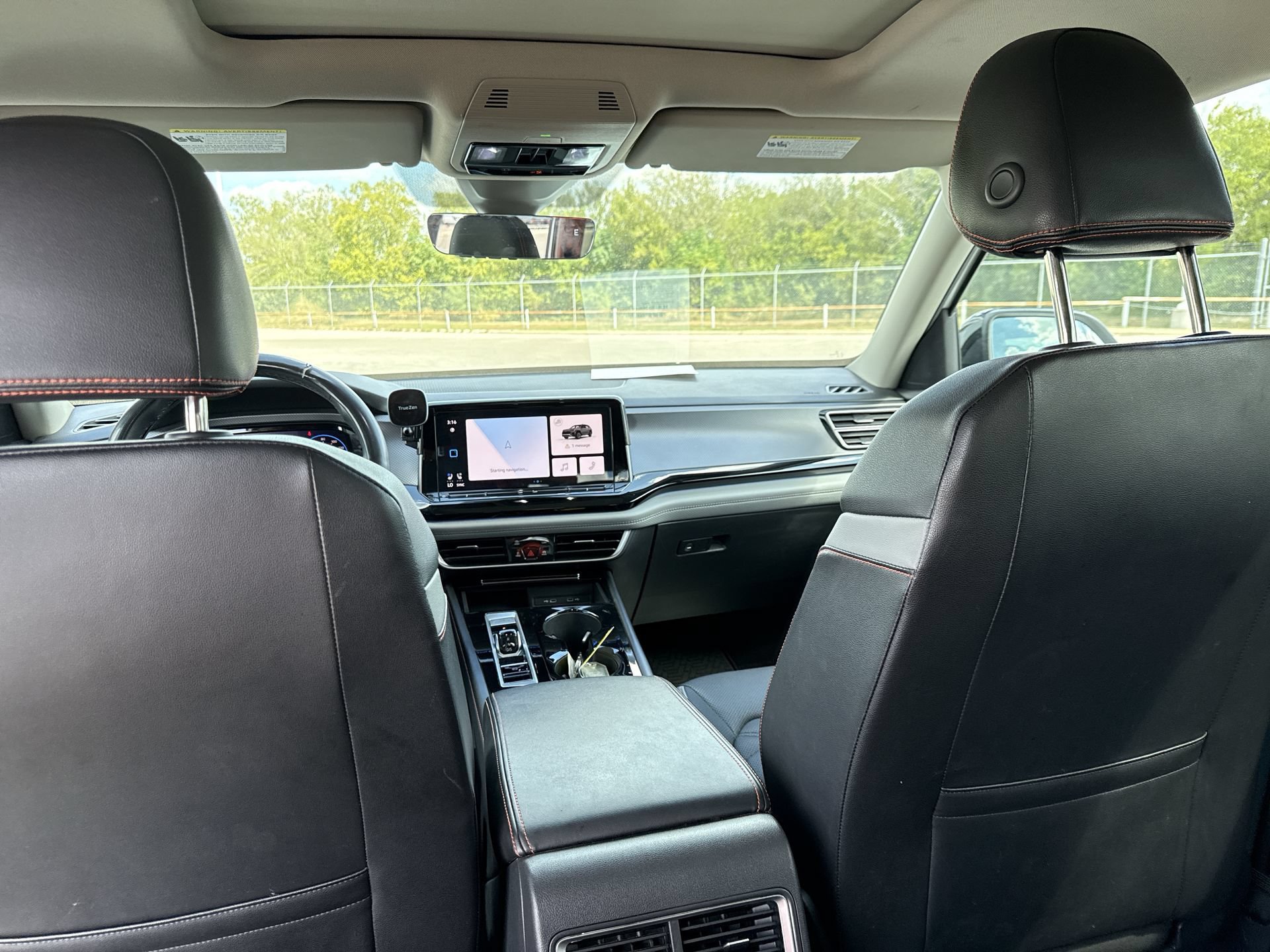 Used 2024 Volkswagen Atlas Peak Edition SE AWD/4WD image 23