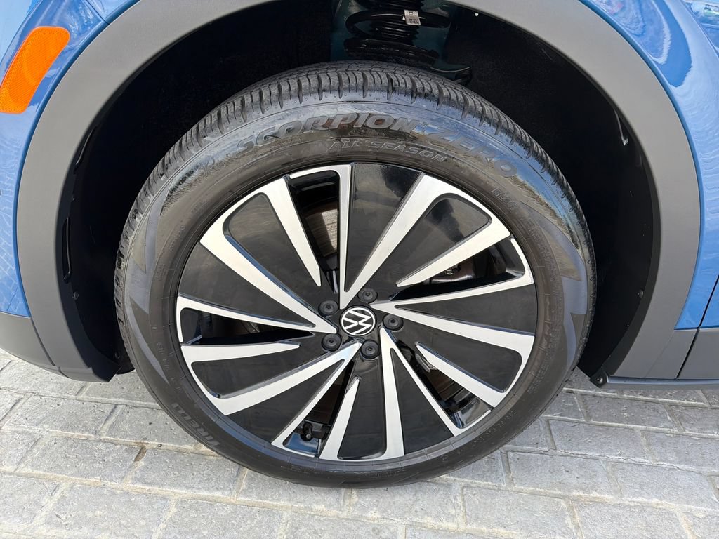 Certified 2025 Volkswagen ID.4 Pro AWD/4WD image 26