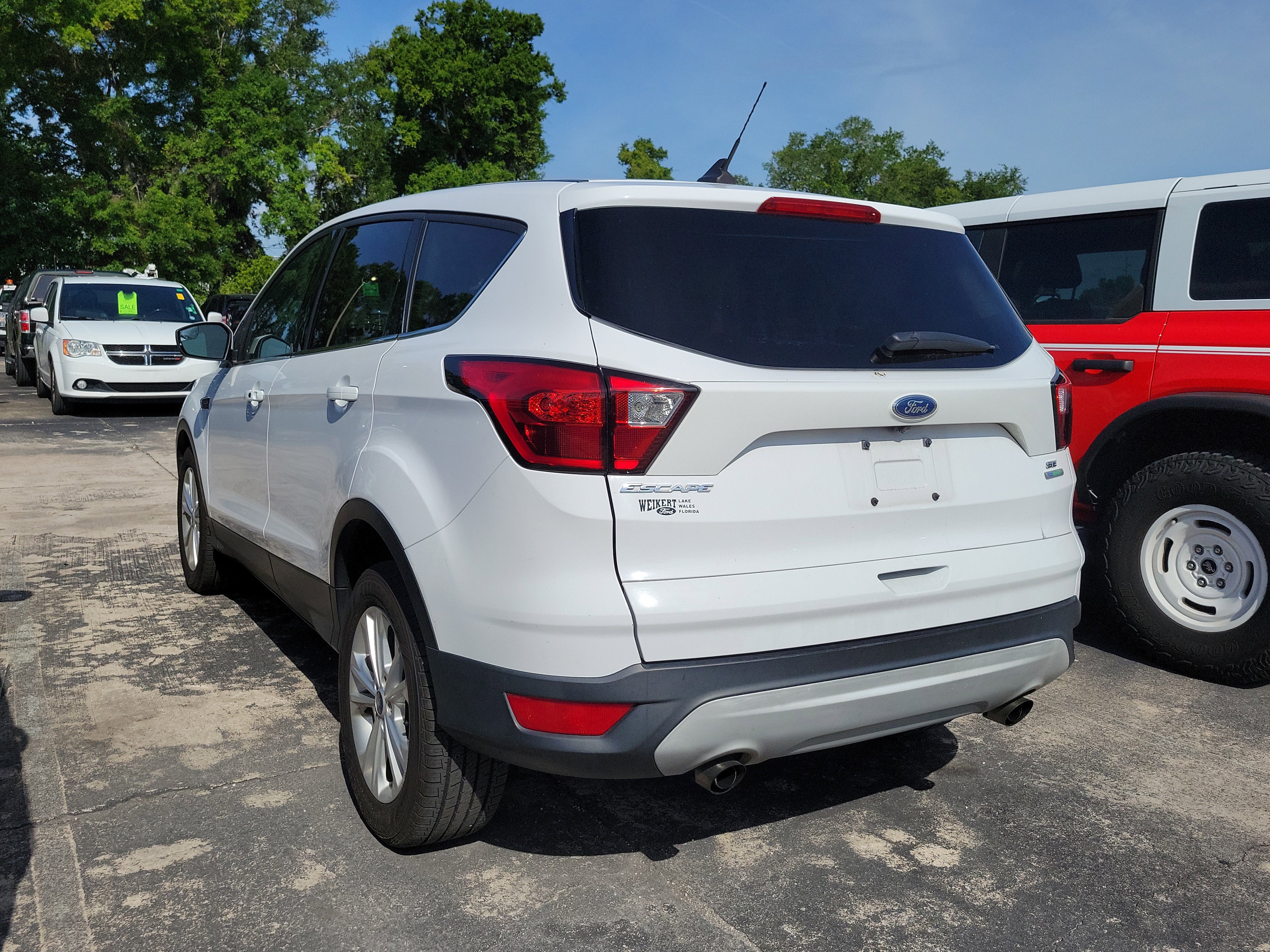 Used 2019 Ford Escape SE image 4