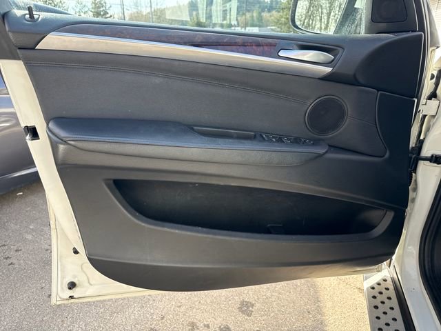 Used 2011 BMW X5 xDrive35d image 17