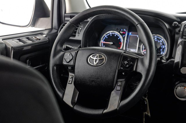 Used 2020 Toyota 4Runner TRD Off-Road AWD/4WD image 17