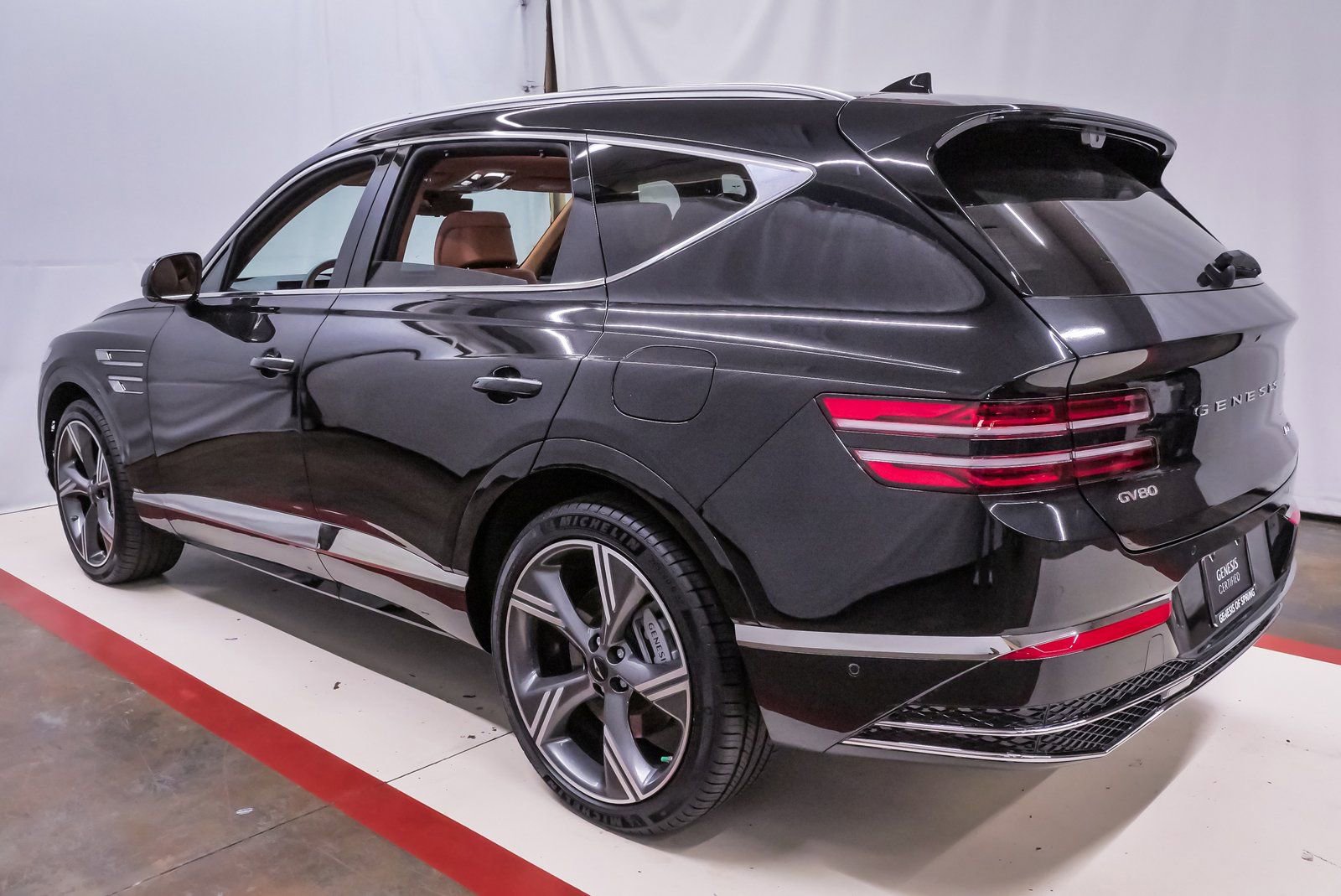 Certified 2025 Genesis GV80 3.5T Prestige image 8