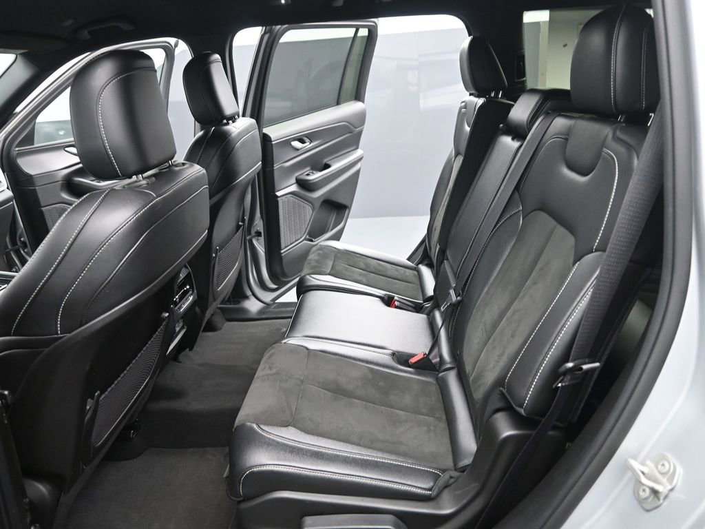 Used 2024 Jeep Grand Cherokee L Laredo image 13