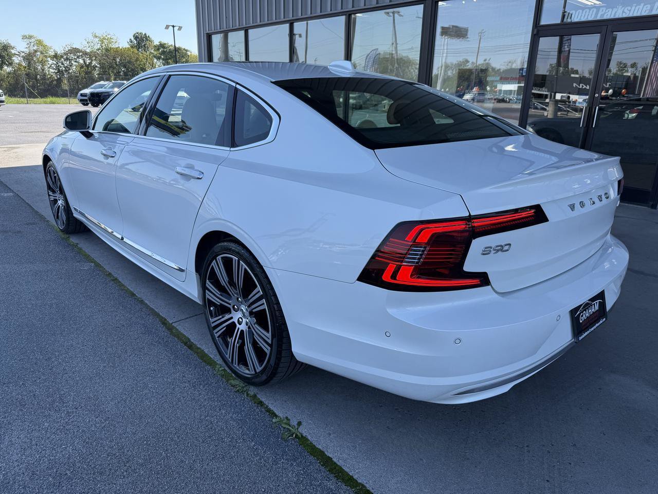 Used 2022 Volvo S90 B6 Inscription w/ Advanced Package AWD/4WD image 7