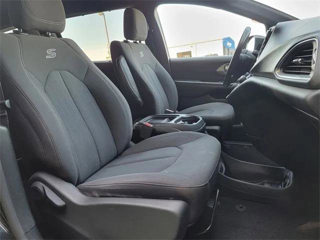 Certified 2019 Chrysler Pacifica Touring Plus w/ S Appearance Package FWD image 22