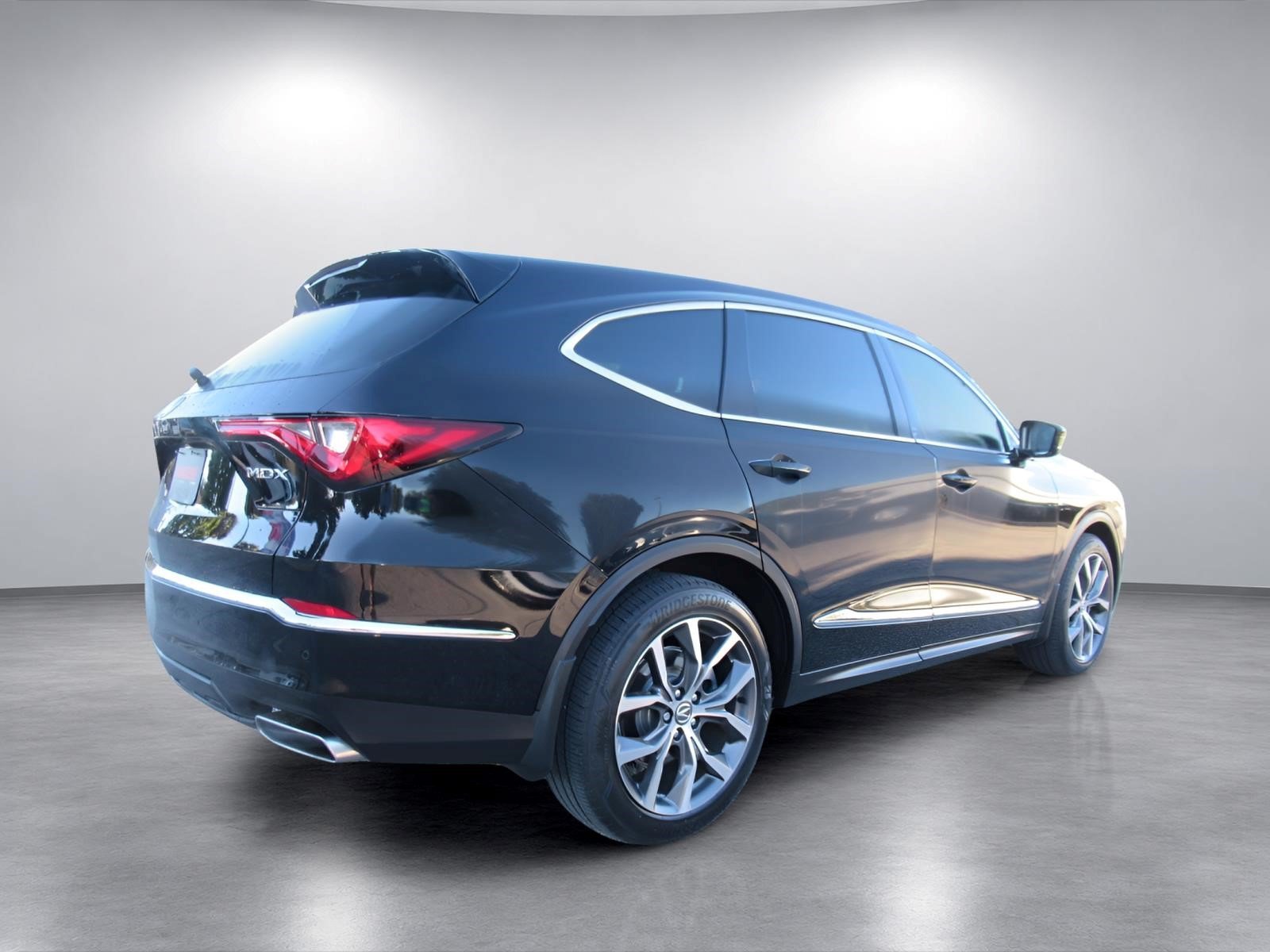 Used 2024 Acura MDX w/ Technology Package FWD image 5