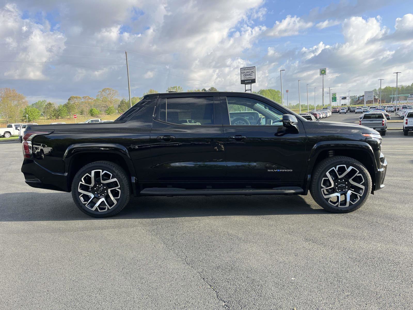 New 2025 Chevrolet Silverado EV RST image 2