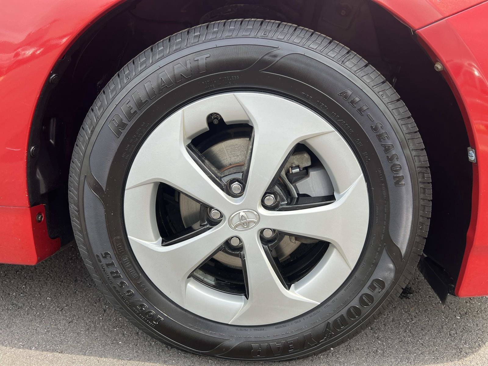 Used 2012 Toyota Prius Three FWD image 12