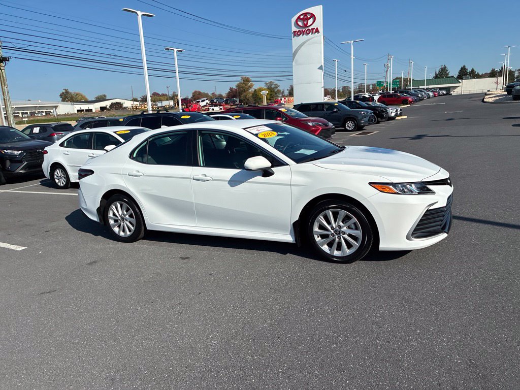 Used 2024 Toyota Camry LE FWD image 4