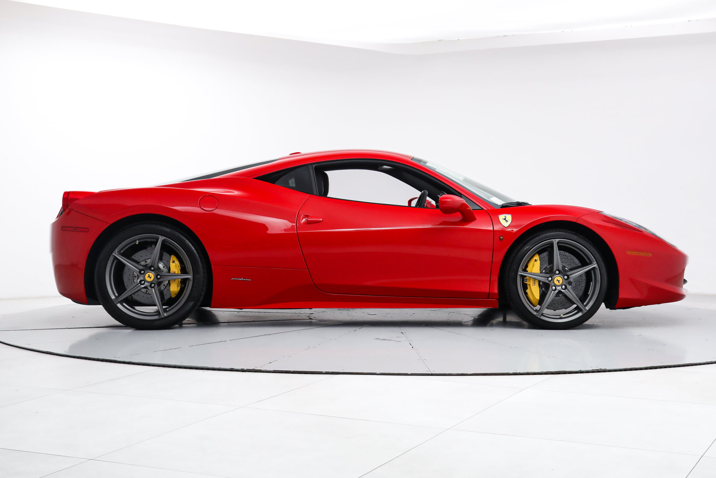 Certified 2015 Ferrari 458 Italia Coupe RWD image 9