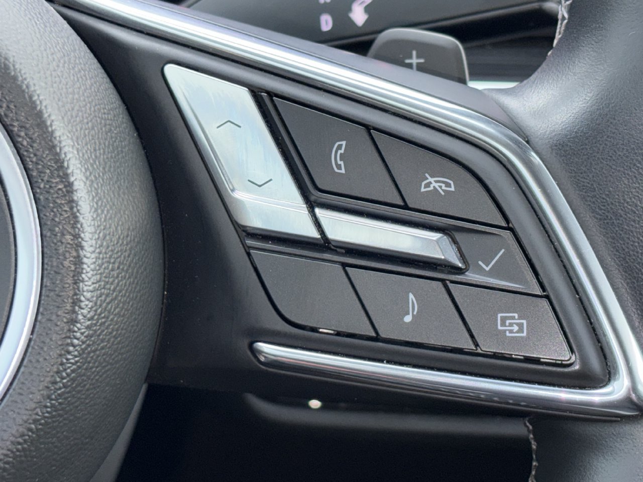 Used 2024 Buick Envision Preferred AWD/4WD image 11