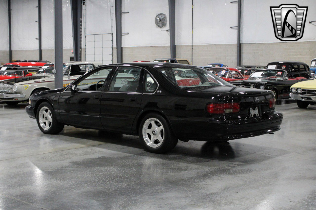 Used 1994 Chevrolet Impala SS image 3