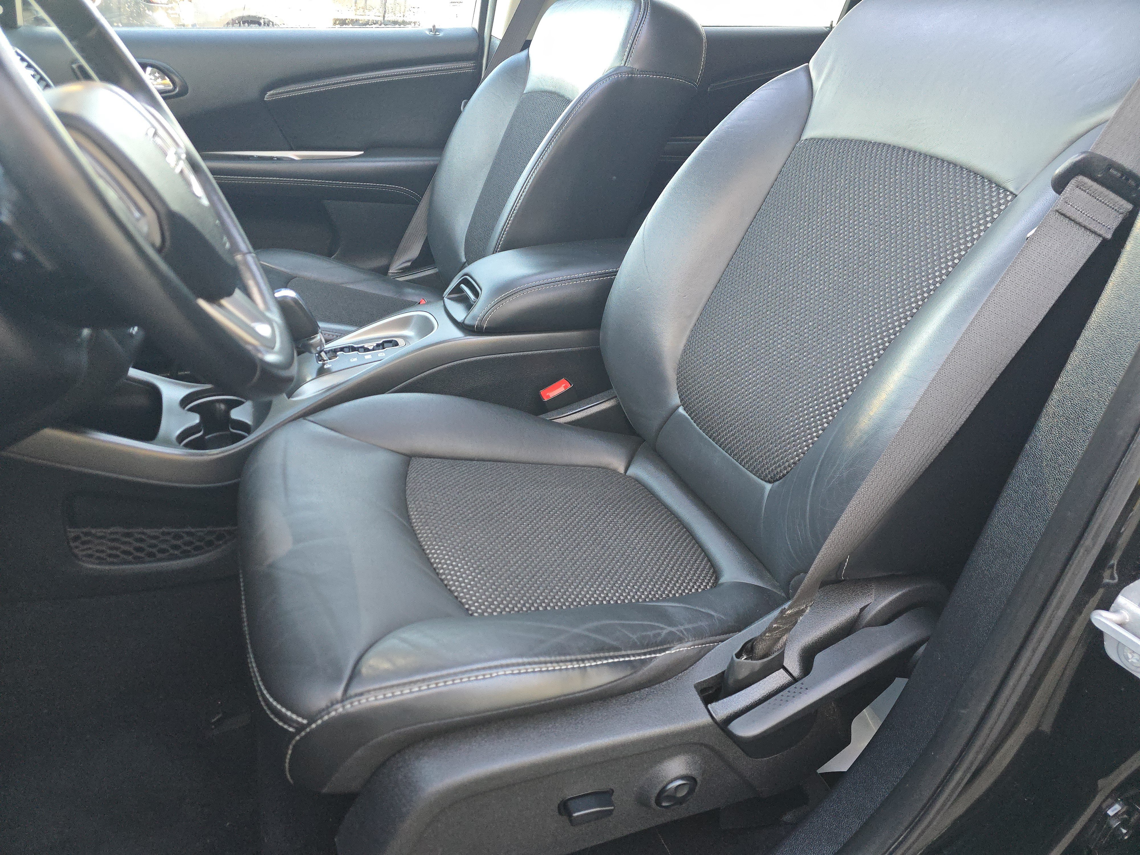 Used 2020 Dodge Journey Crossroad w/ Popular Equipment Group FWD image 21