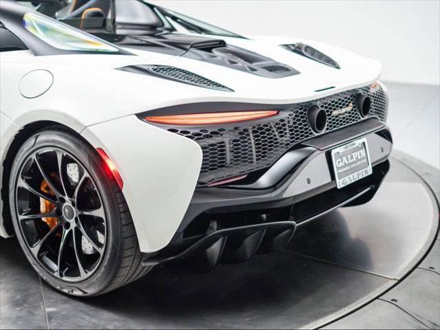 Used 2025 McLaren Artura image 26