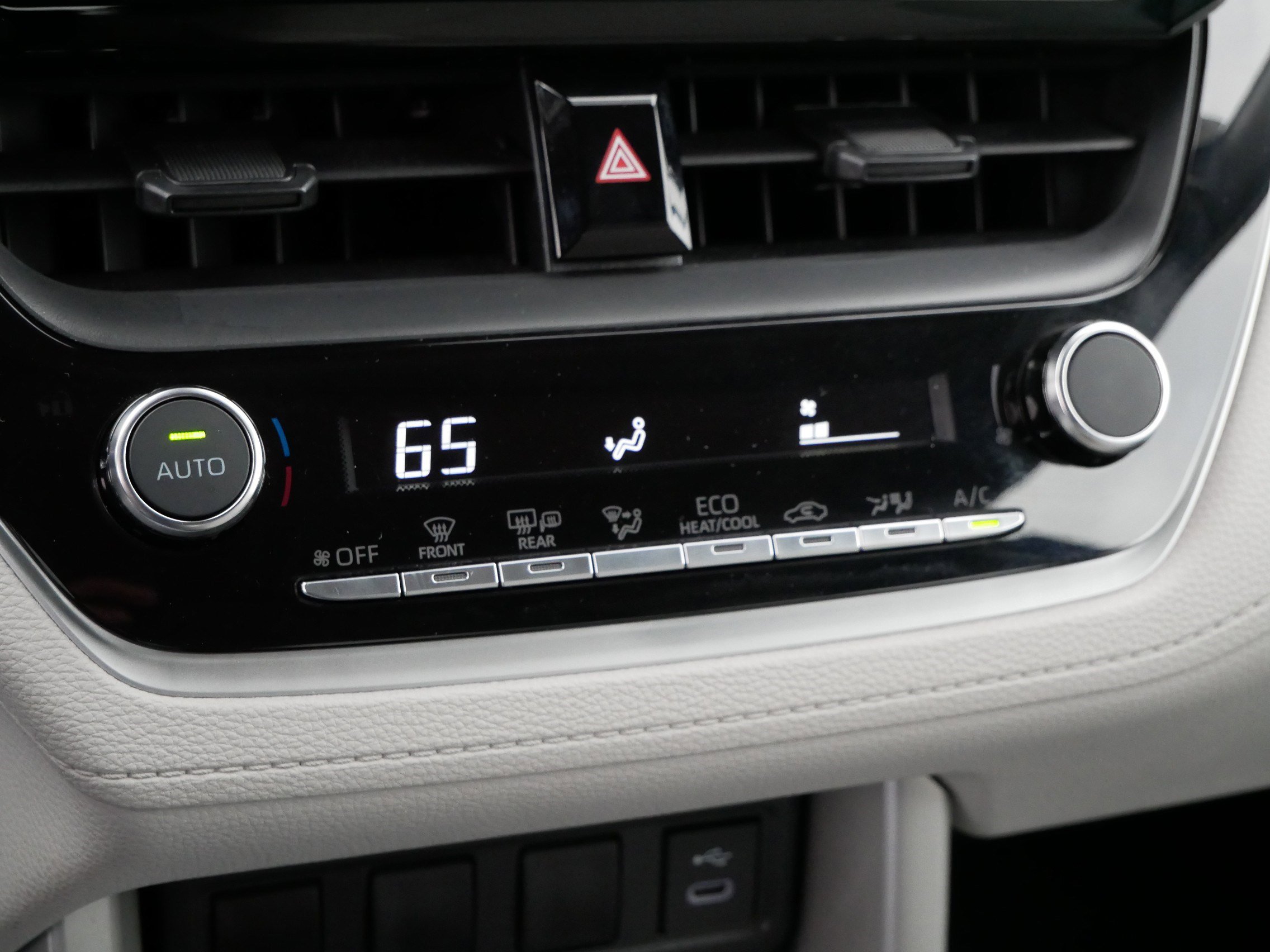 Certified 2024 Toyota Corolla Cross LE image 23