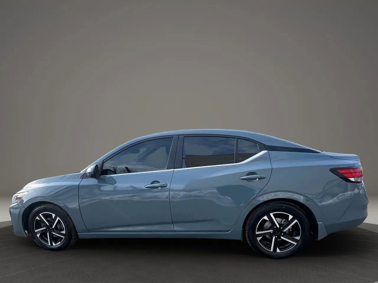 Used 2024 Nissan Sentra SV FWD image 7