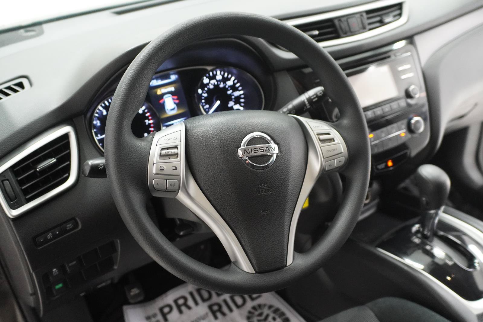 Used 2016 Nissan Rogue S w/ Appearance Package FWD image 7