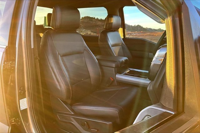 Used 2025 Ford F250 Lariat w/ Chrome Package image 29