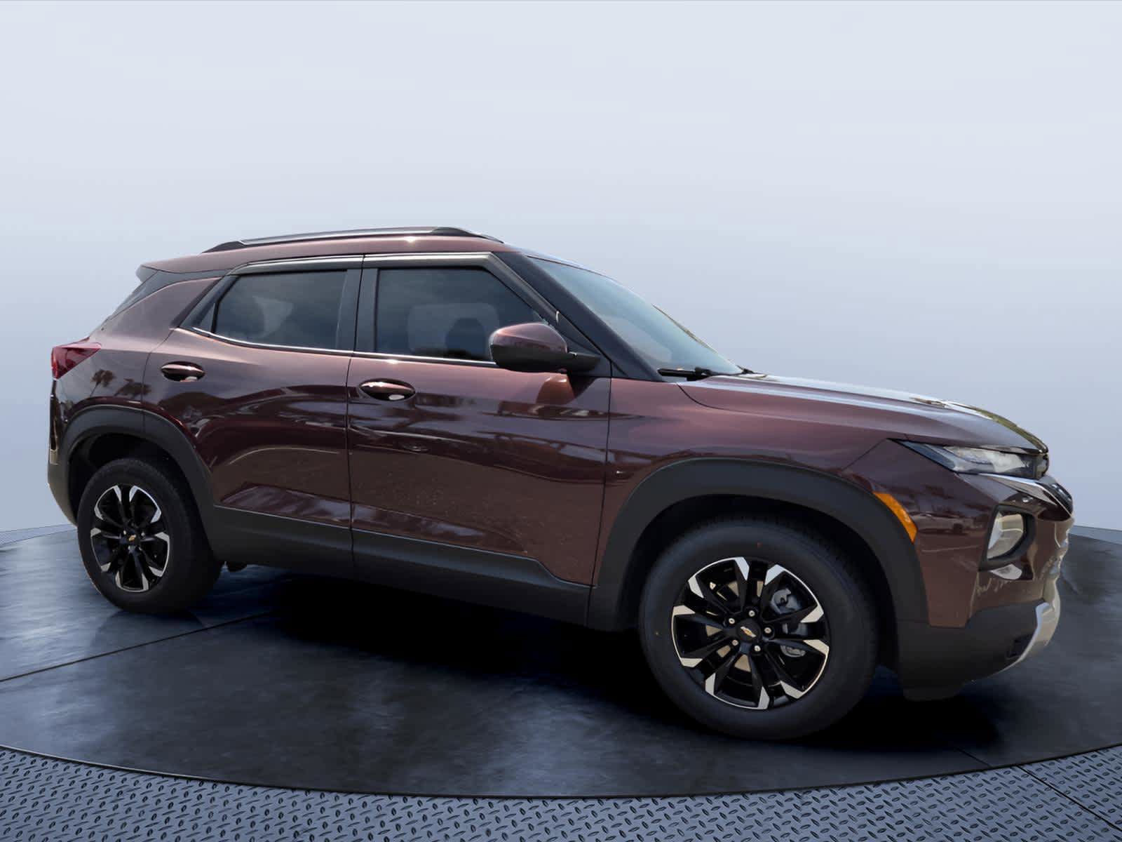 Used 2022 Chevrolet TrailBlazer LT FWD image 1