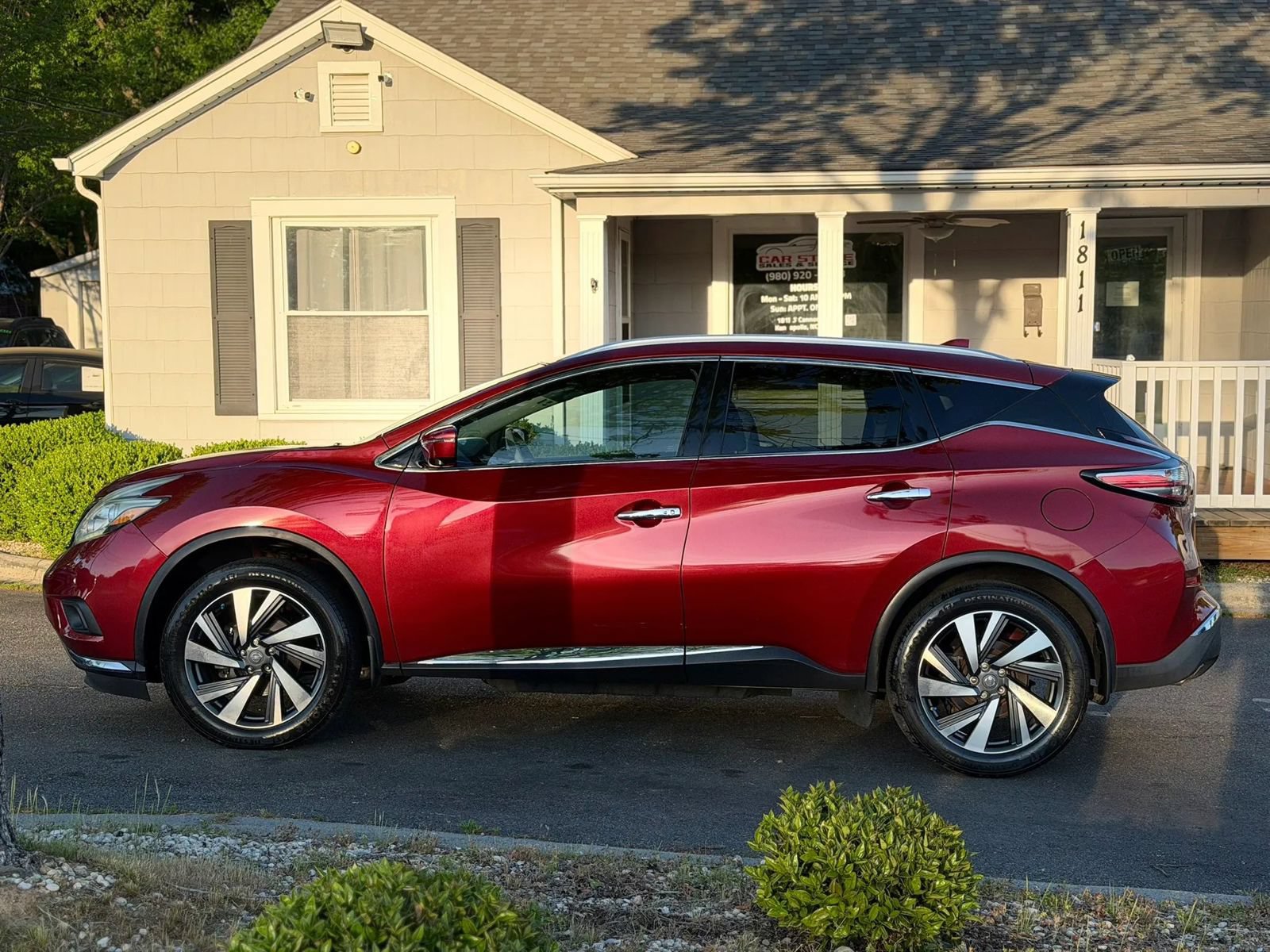 Used 2016 Nissan Murano Platinum w/ Platinum Technology Package AWD/4WD image 3