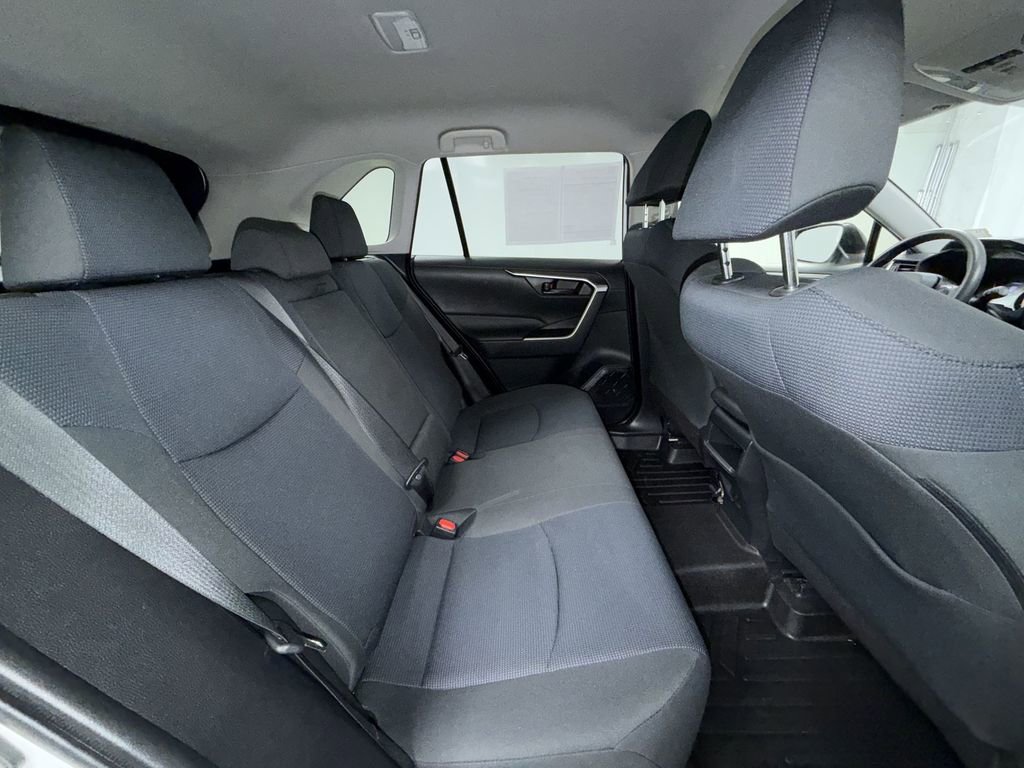 Used 2019 Toyota RAV4 LE image 17