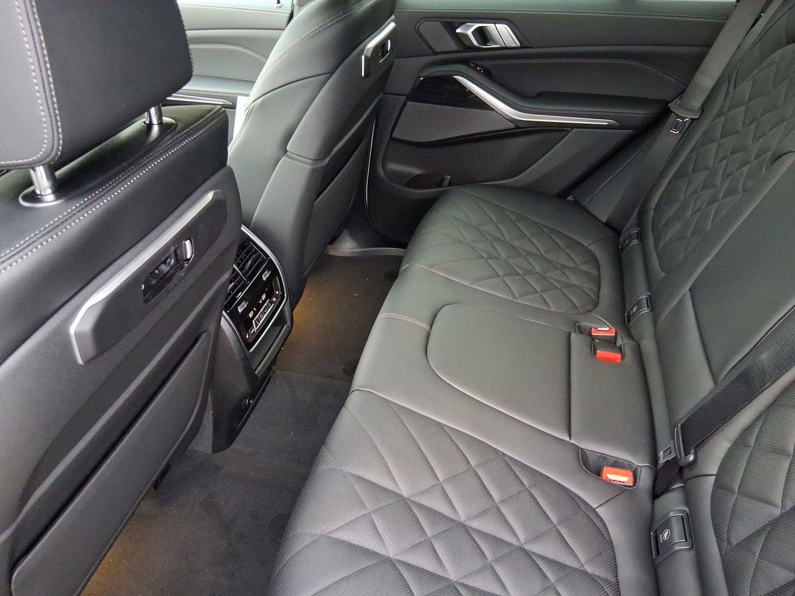 New 2026 BMW X5 xDrive40i w/ M Sport Package image 29