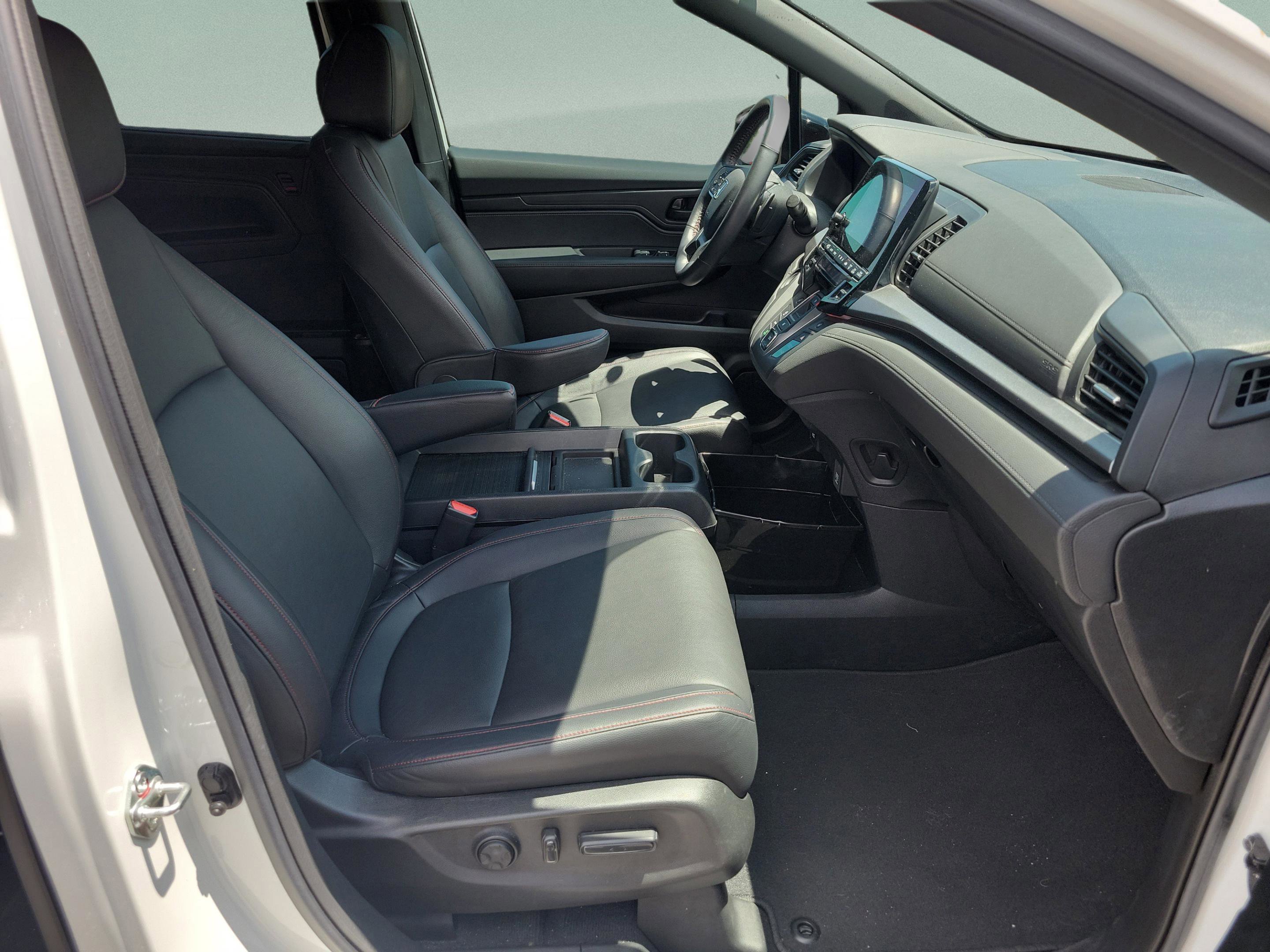 Used 2023 Honda Odyssey Sport image 18
