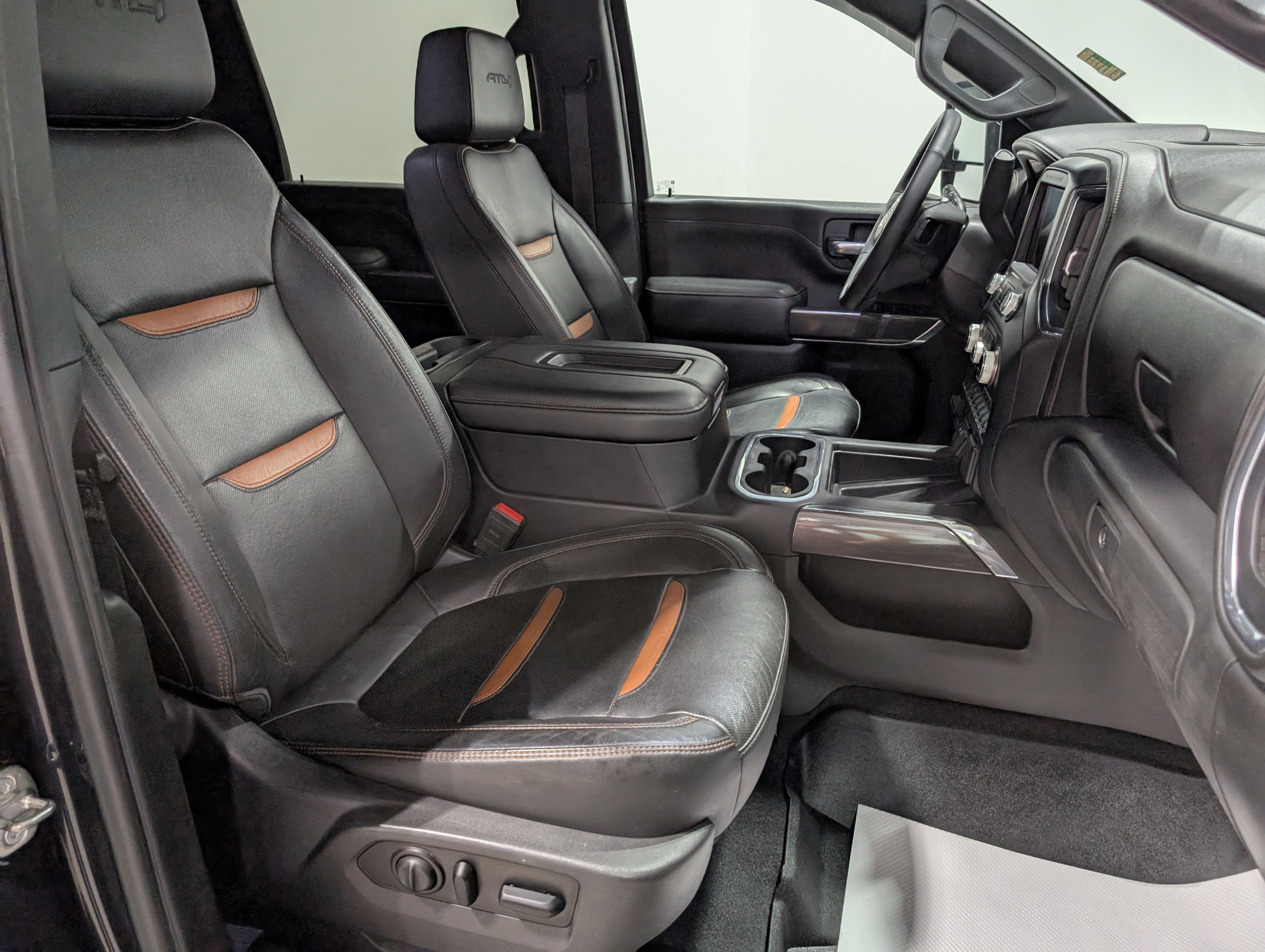 Used 2020 GMC Sierra 2500 AT4 w/ AT4 Premium Package image 23