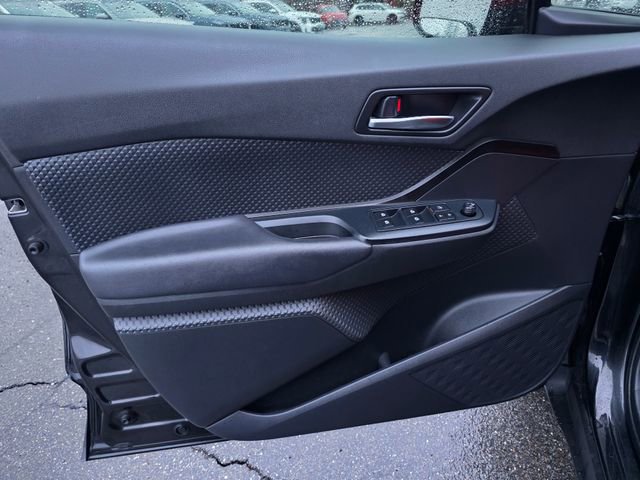 Used 2019 Toyota C-HR LE FWD image 24