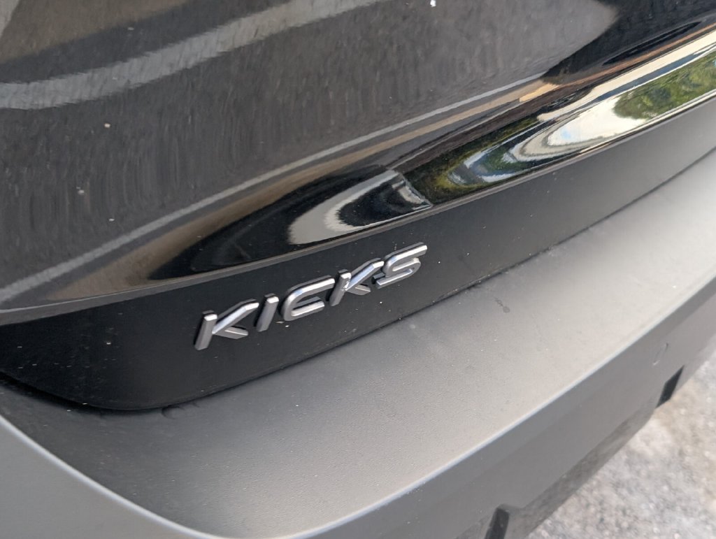 New 2025 Nissan Kicks SR w/ Illumination Package FWD image 9