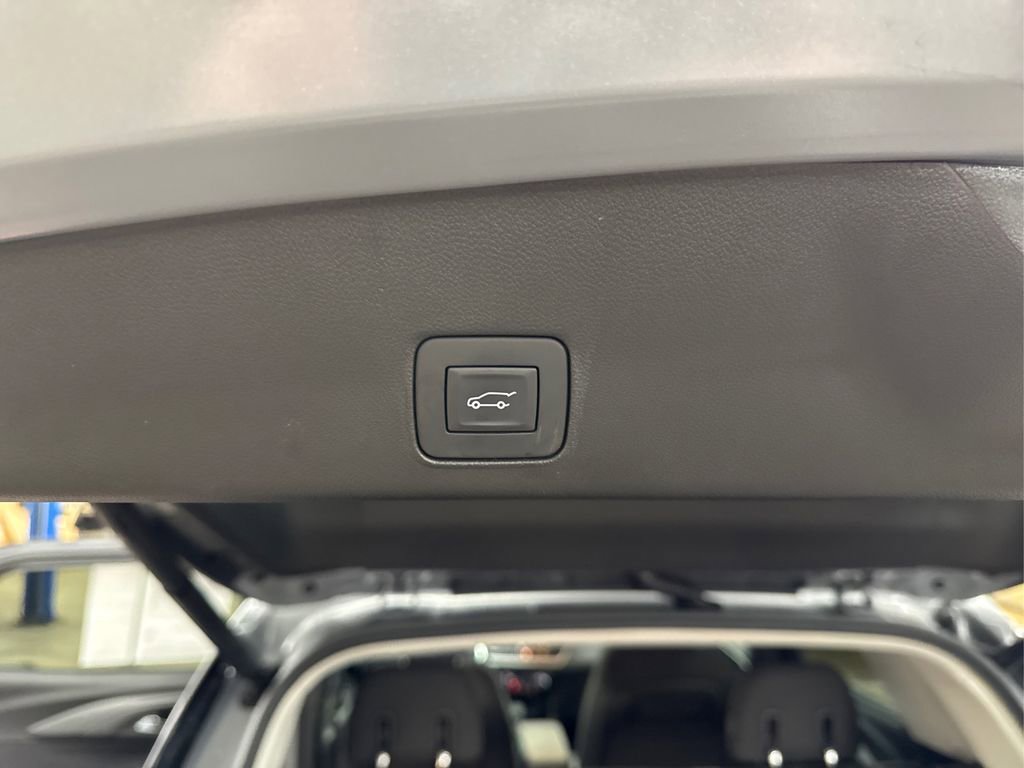 Used 2025 Chevrolet TrailBlazer LT w/ Convenience Package image 14