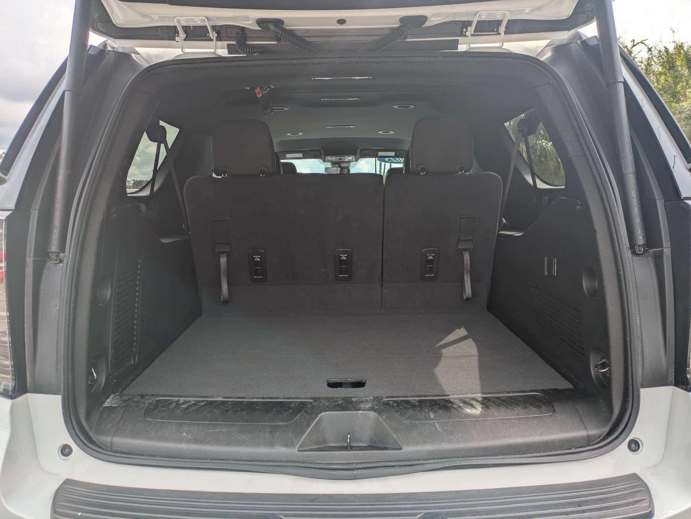 Used 2025 Chevrolet Suburban LT AWD/4WD image 12