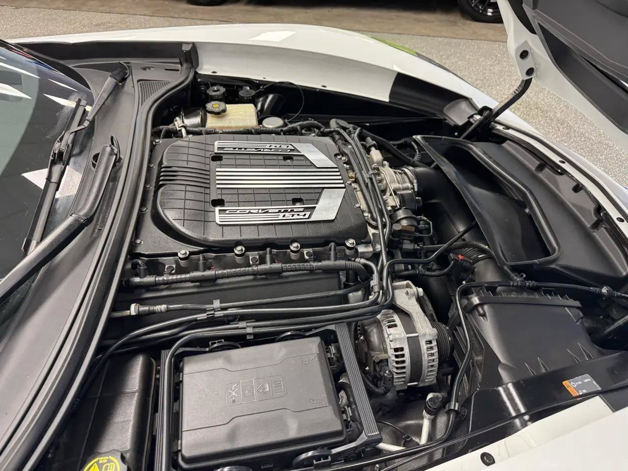 Used 2015 Chevrolet Corvette Z06 w/ 3LZ Preferred Equipment Group RWD image 23