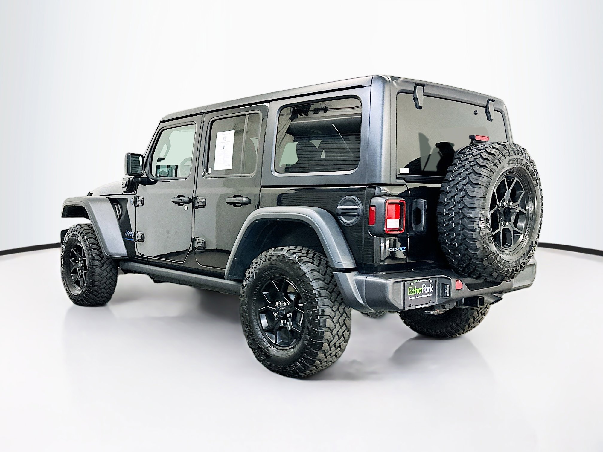 Used 2025 Jeep Wrangler Willys image 5