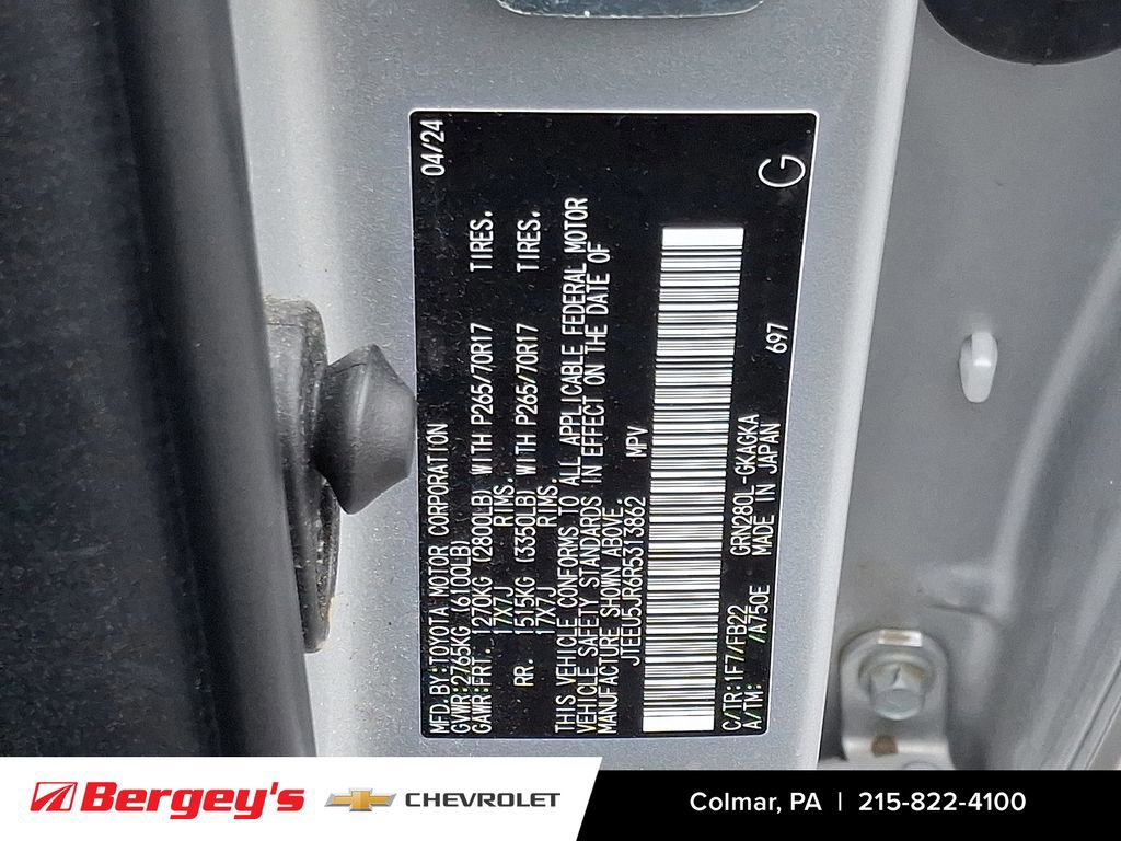 Used 2024 Toyota 4Runner SR5 RWD image 29