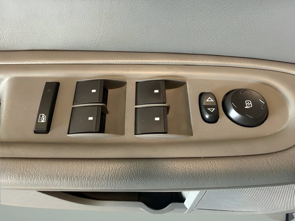 Used 2015 Chevrolet Traverse LS FWD image 18